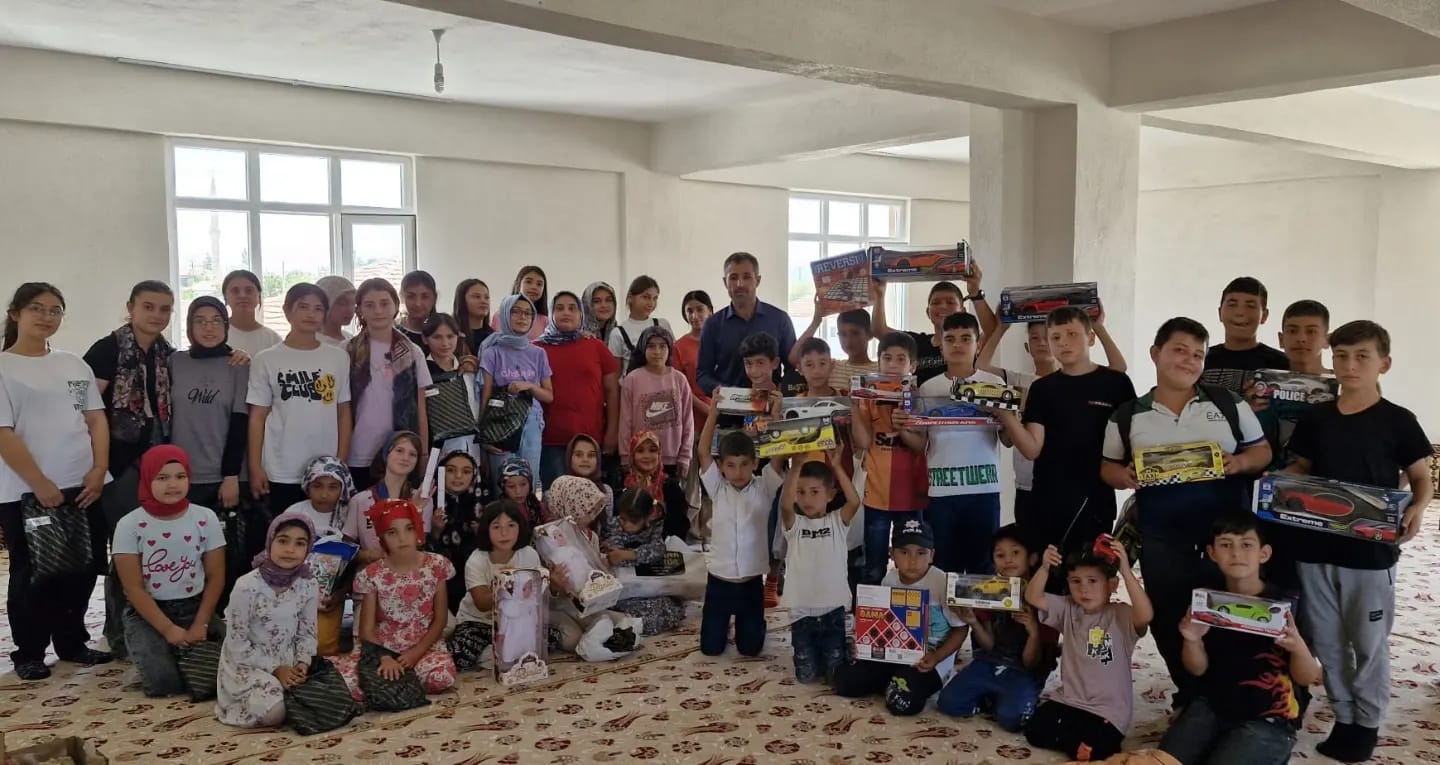 İslik Mahallesi Yaz Kur'an Kursu'ndan veda programı