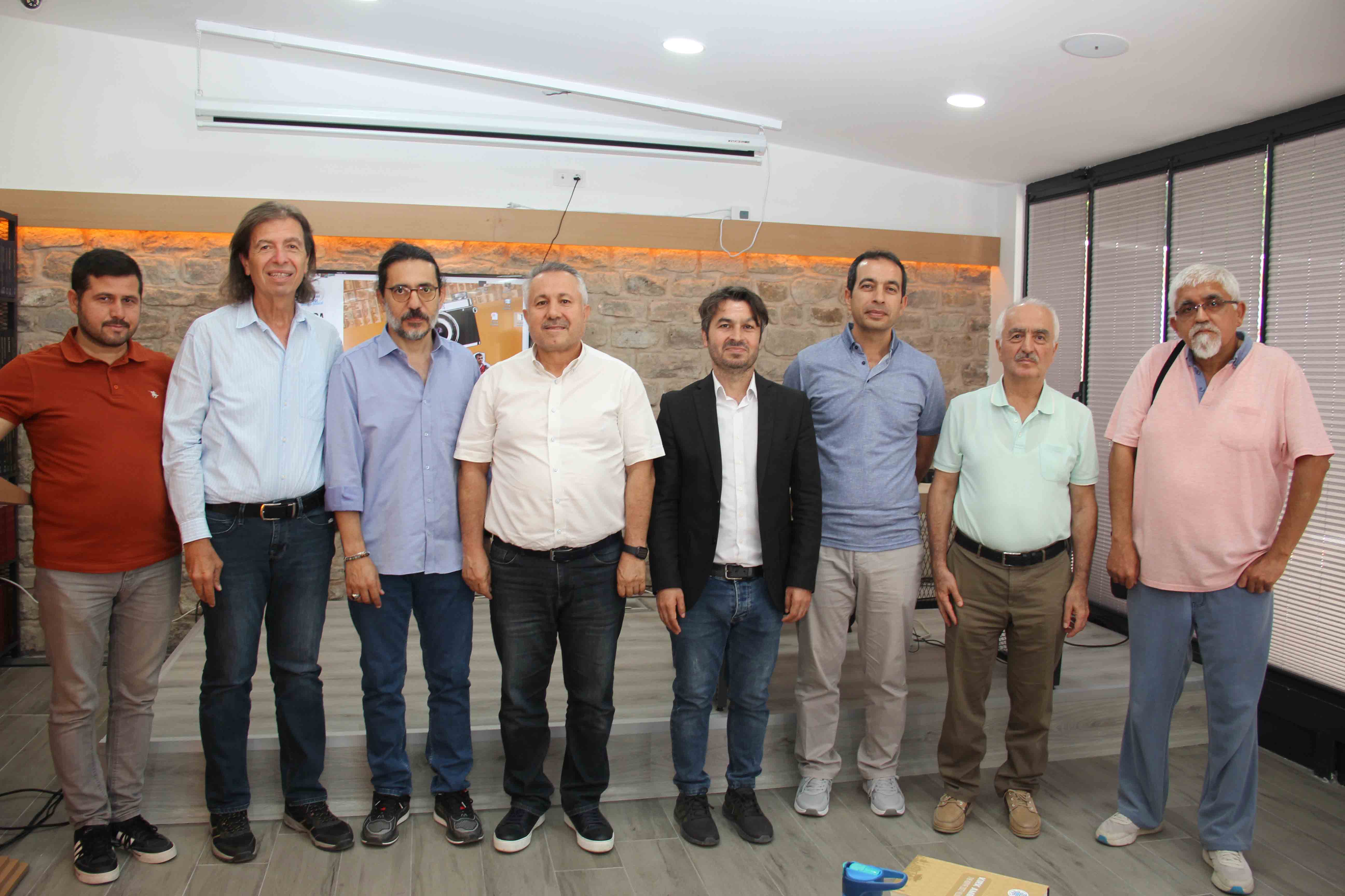 TYB Konya Şubesinde “Konya’da Fotoğraflarla Bir Gün” sergisi yapıldı