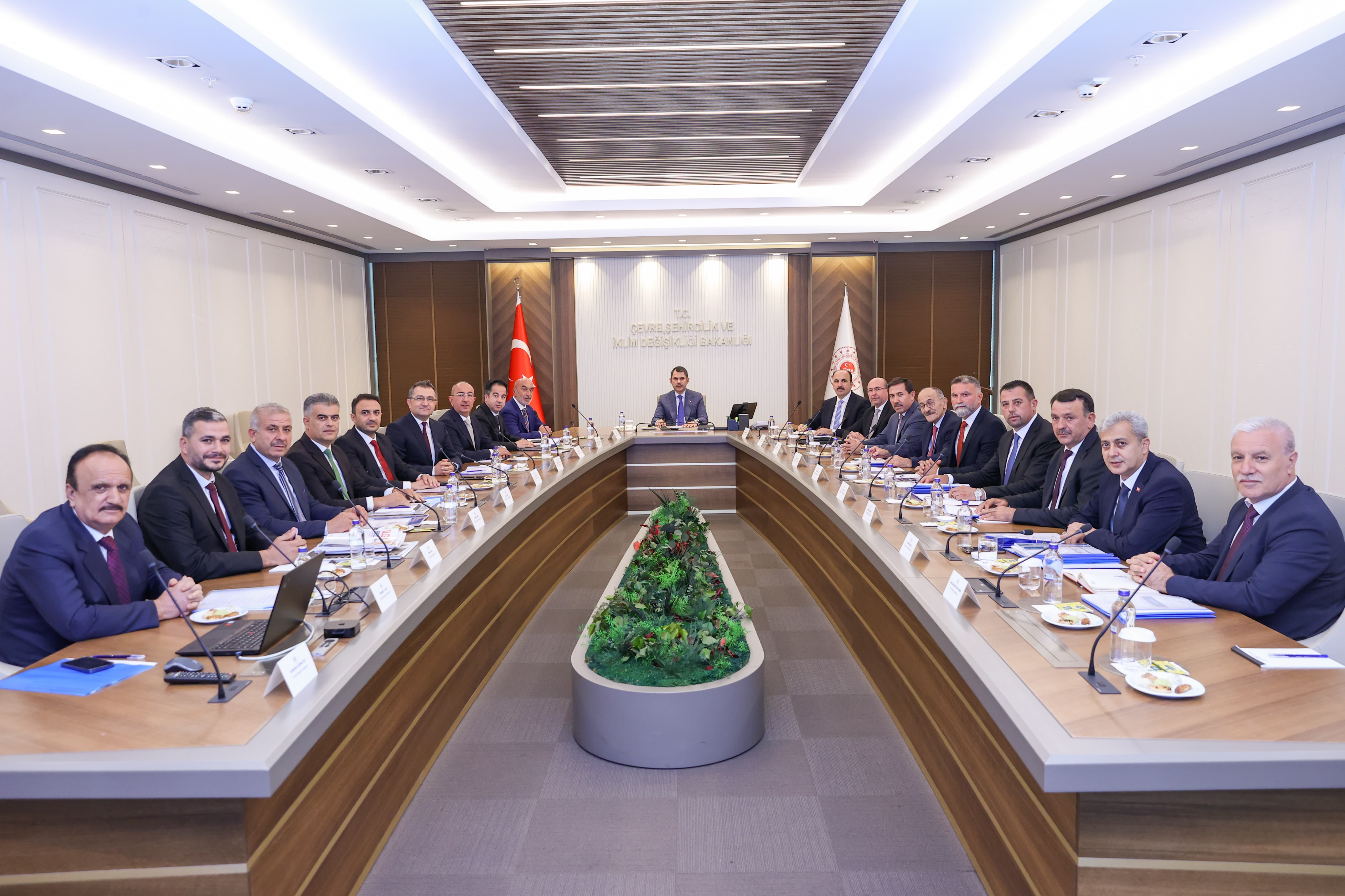 Konyalı başkanlar Bakan Kurum'u ziyaret etti