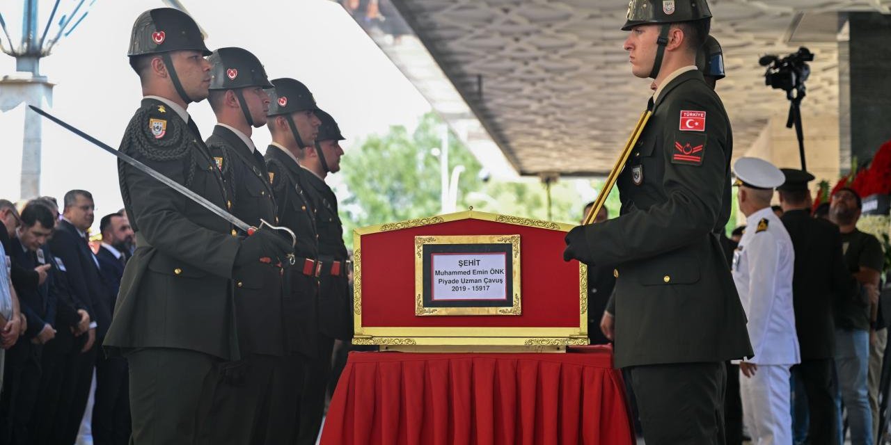 Pençe-Kilit şehidi son yolculuğuna uğurlandı