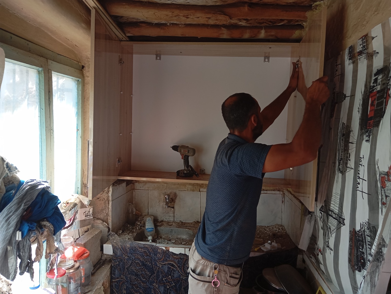 Yunak'ta ihtiyaç sahibi aileye yardım eli uzatıldı