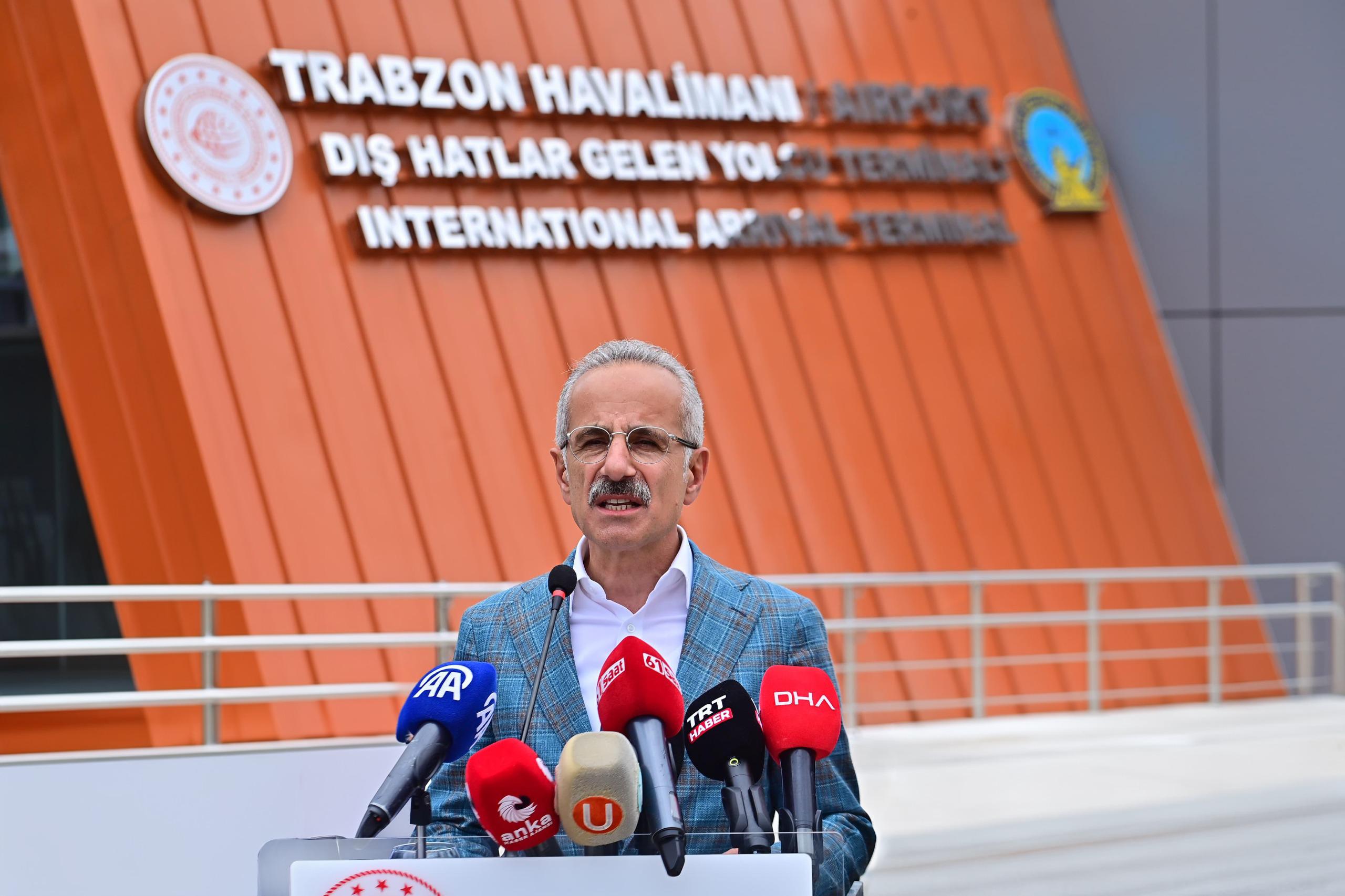 "Trabzon Havalimanı dış hatlar gelen yolcu ve CIP terminalini açıyoruz"