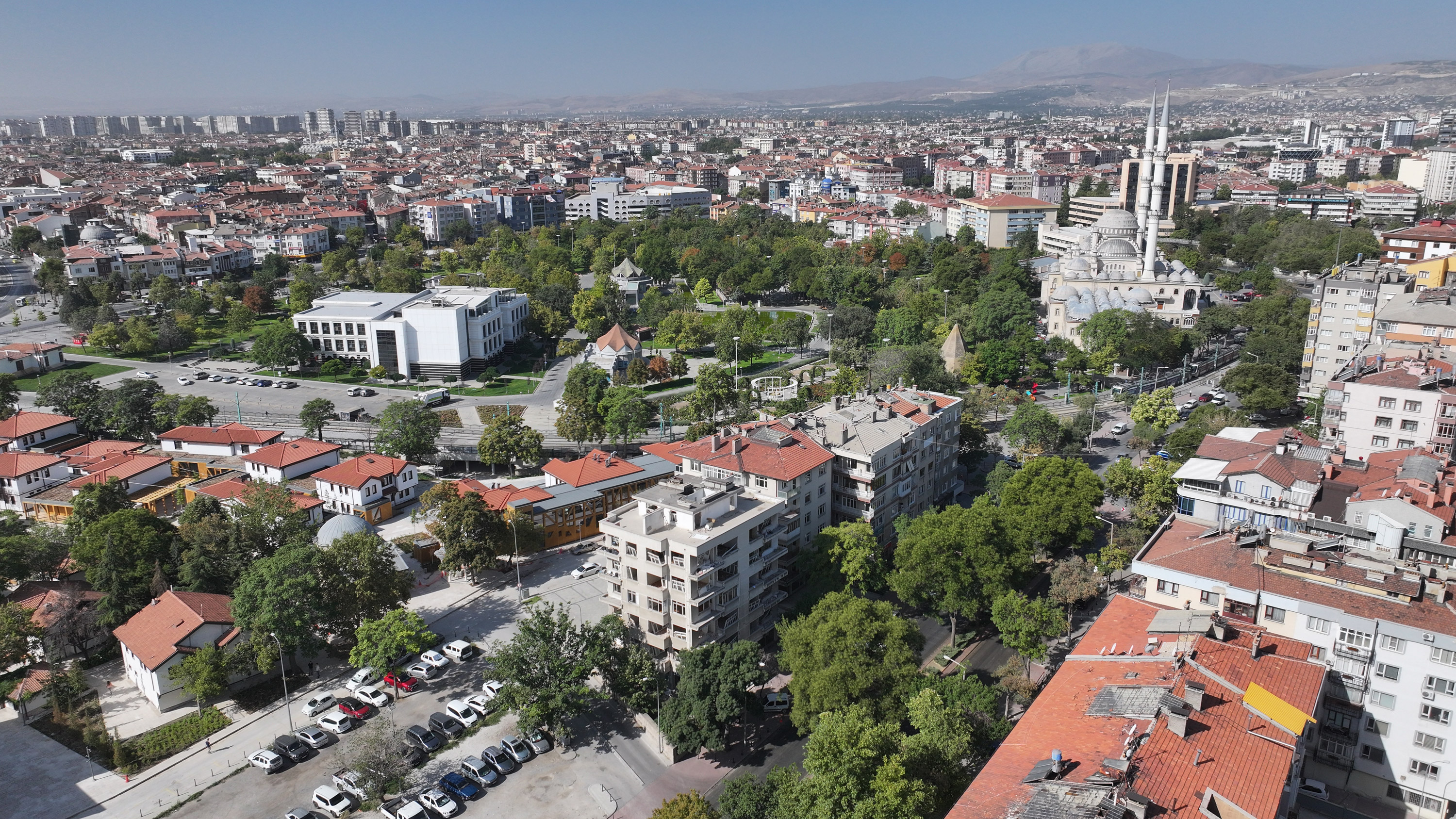 Başkan Altay: Riskli bina stoğunu azaltıp yeşil dokuyu artırıyoruz