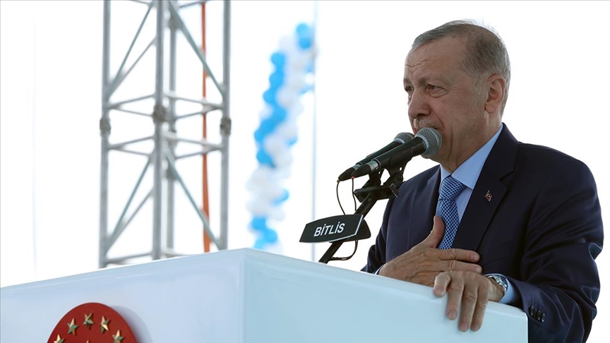 Cumhurbaşkanı Erdoğan: Ay yıldızlı al bayrağın gölgesinde 85 milyon tek yüreğiz