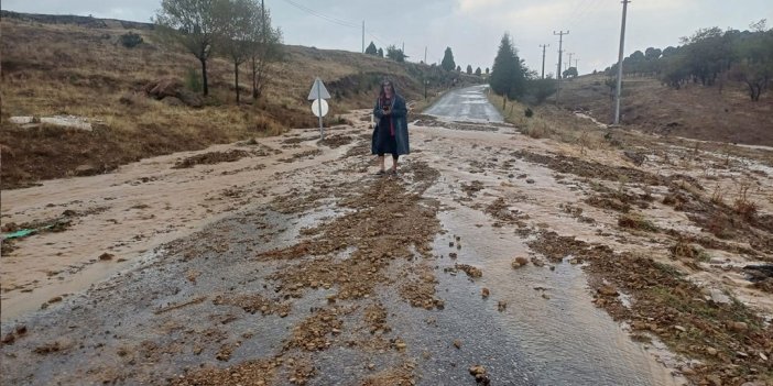 Konya'da bir ilçe daha sele maruz kaldı! Yollar bozuldu elektrikler kesildi
