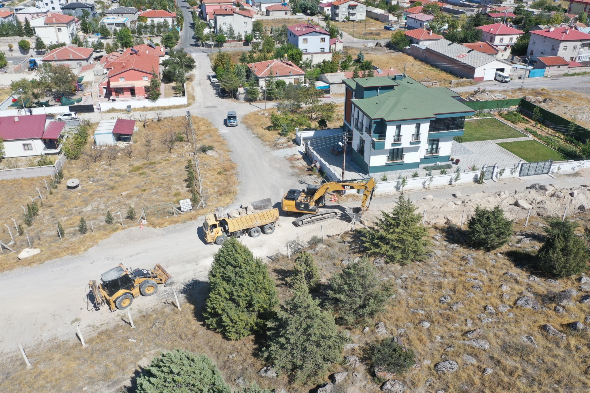 Karapınar Belediyesi, çalışmalarına Pınarbaşı Mahallesi'nde devam ediyor