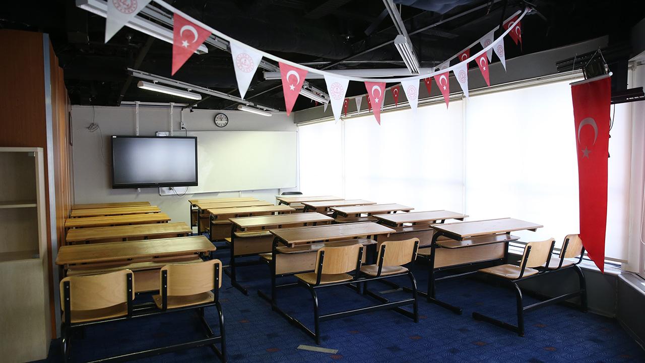 "Yüzer okul"da YKS'ye hazırlanan öğrencilerin üniversite heyecanı