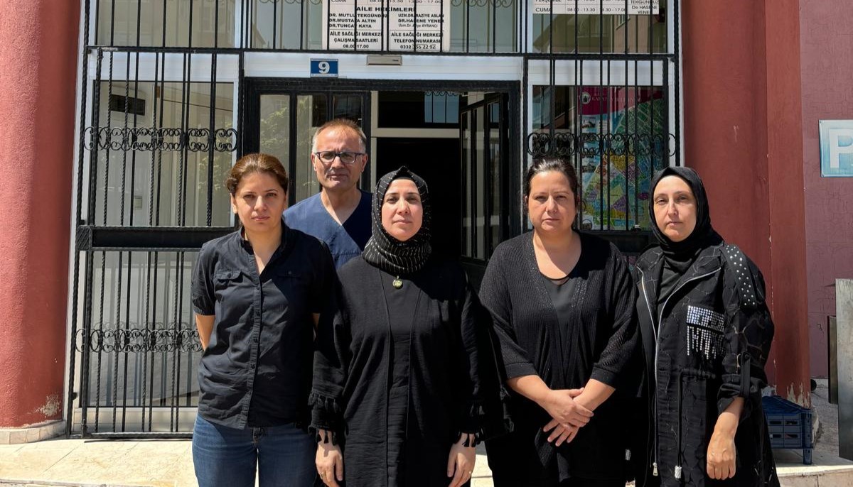 Konya’da Aile Hekimleri şiddete karşı siyah giydi