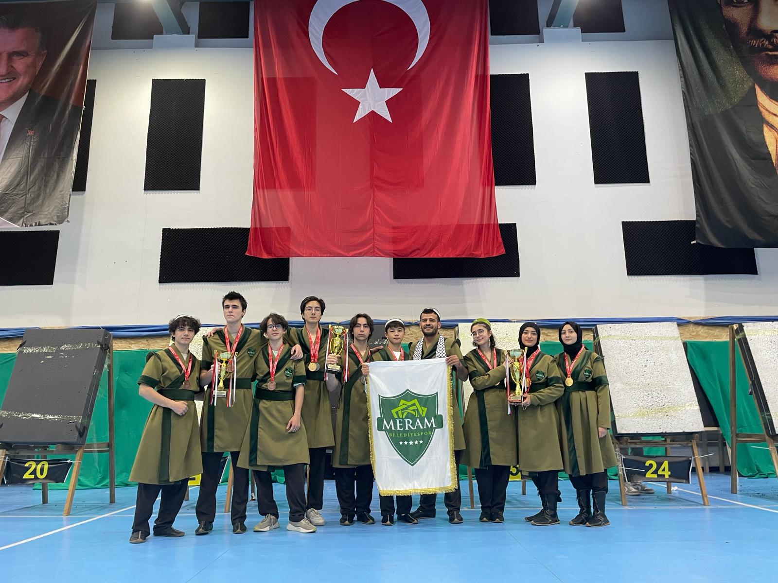 Konya'nın 10 ilçesi ve Meram'ın bazı mahallelerinde yüz yüze eğitime kar engeli