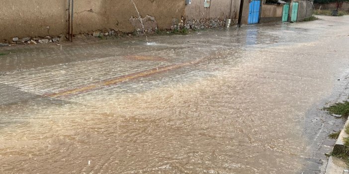 Konya'nın o ilçesinde gök yarıldı! Meteoroloji uyarmıştı
