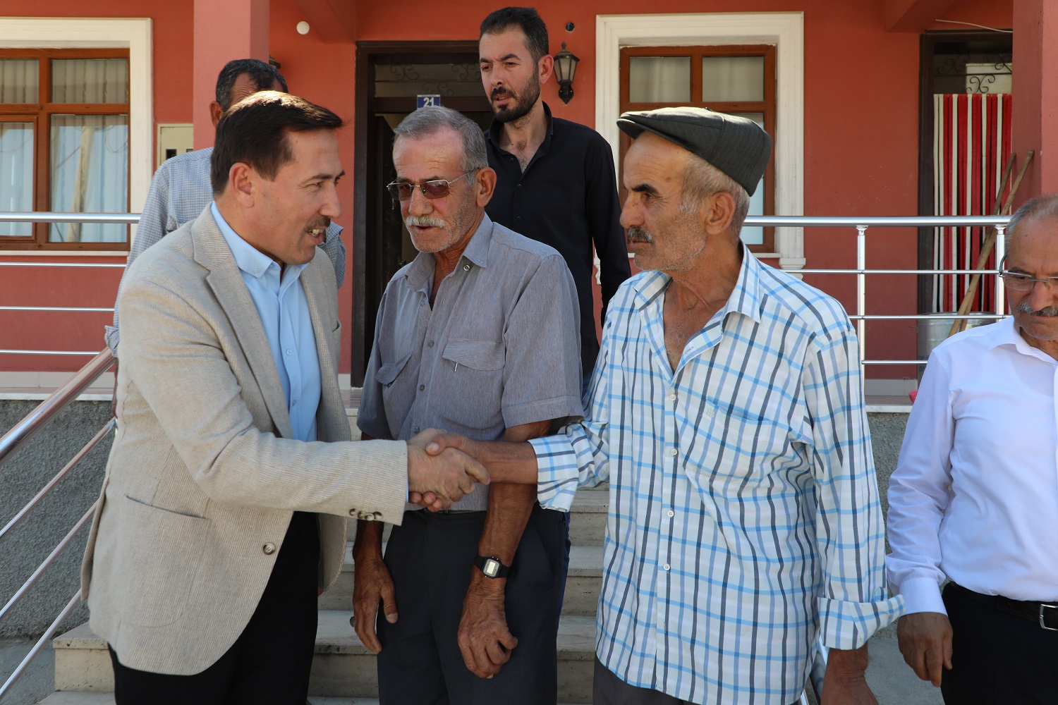 Hasan Kılca ziyaretlerine uzak mahallelerle devam ediyor