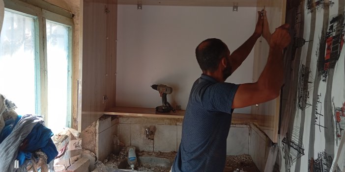 Konya'da yaşanılmaz hale gelen ev önce temizlendi sonra aileye umut olundu