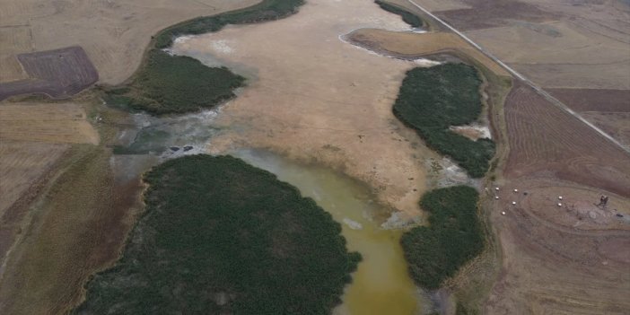 "Kömüşini Gölü" olarak da biliniyor Konya'nın bu gölü kurudu!