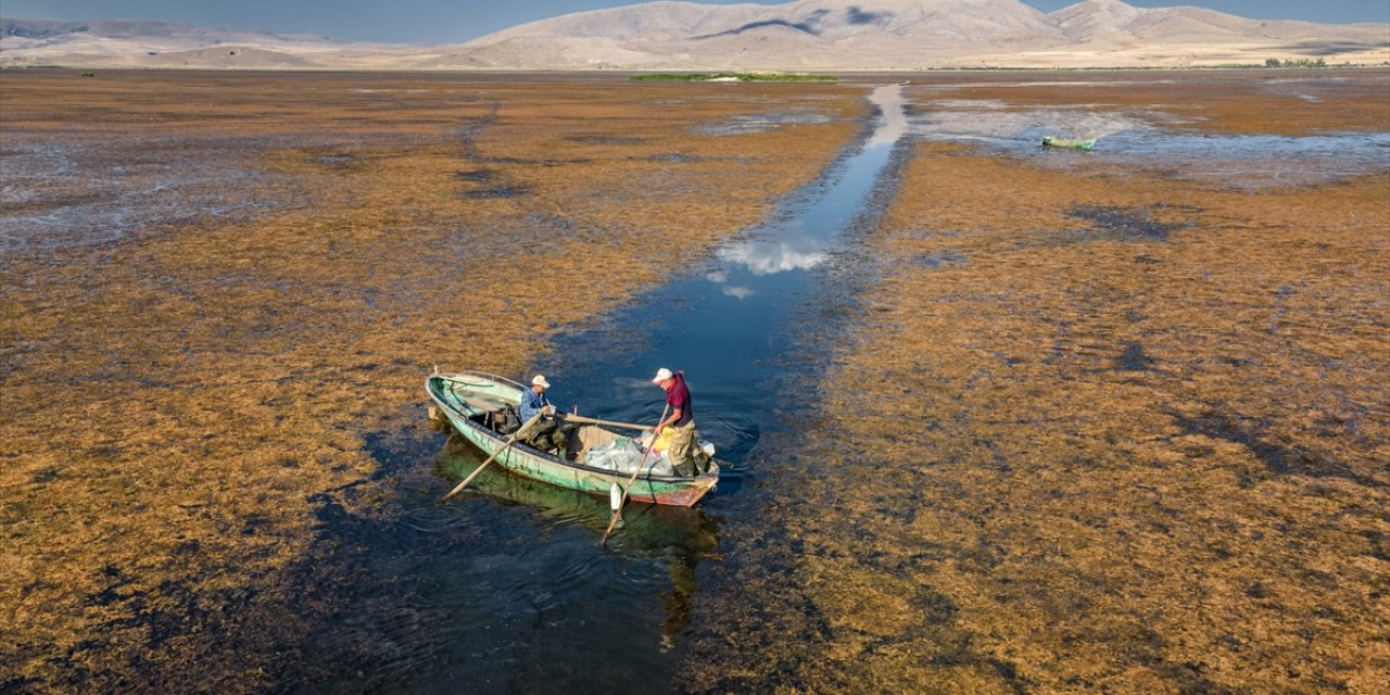 Konya'daki bu gölde de su seviyesi azaldı