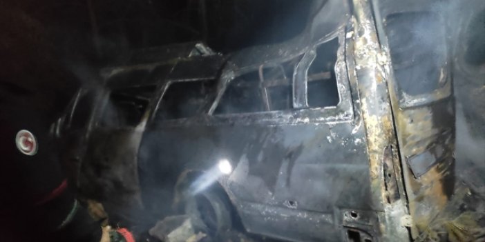 İşçi servisi uçuruma devrilerek alev aldı!