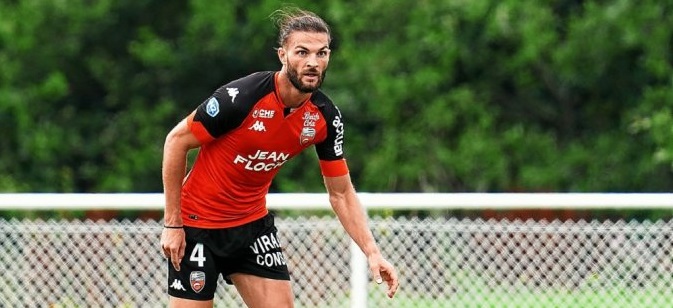 Konyaspor'un stoper transferinde beklenmedik pürüz! Alternatif isimlere bakılacak