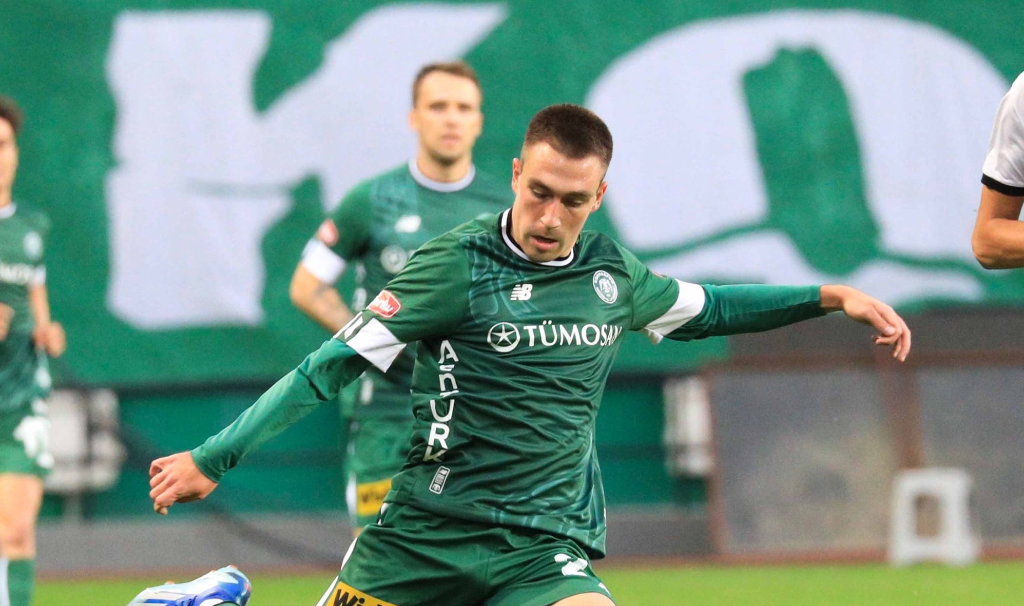 Konyaspor'un umduğunu bulamadığı oyuncu ile yol ayrımında! Niko Rak için son saatler