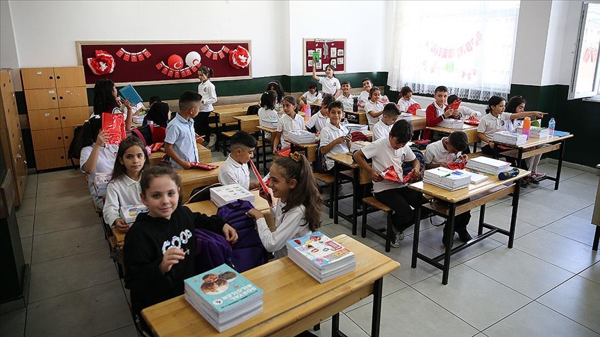 Yeni eğitim-öğretim dönemi bugün başladı