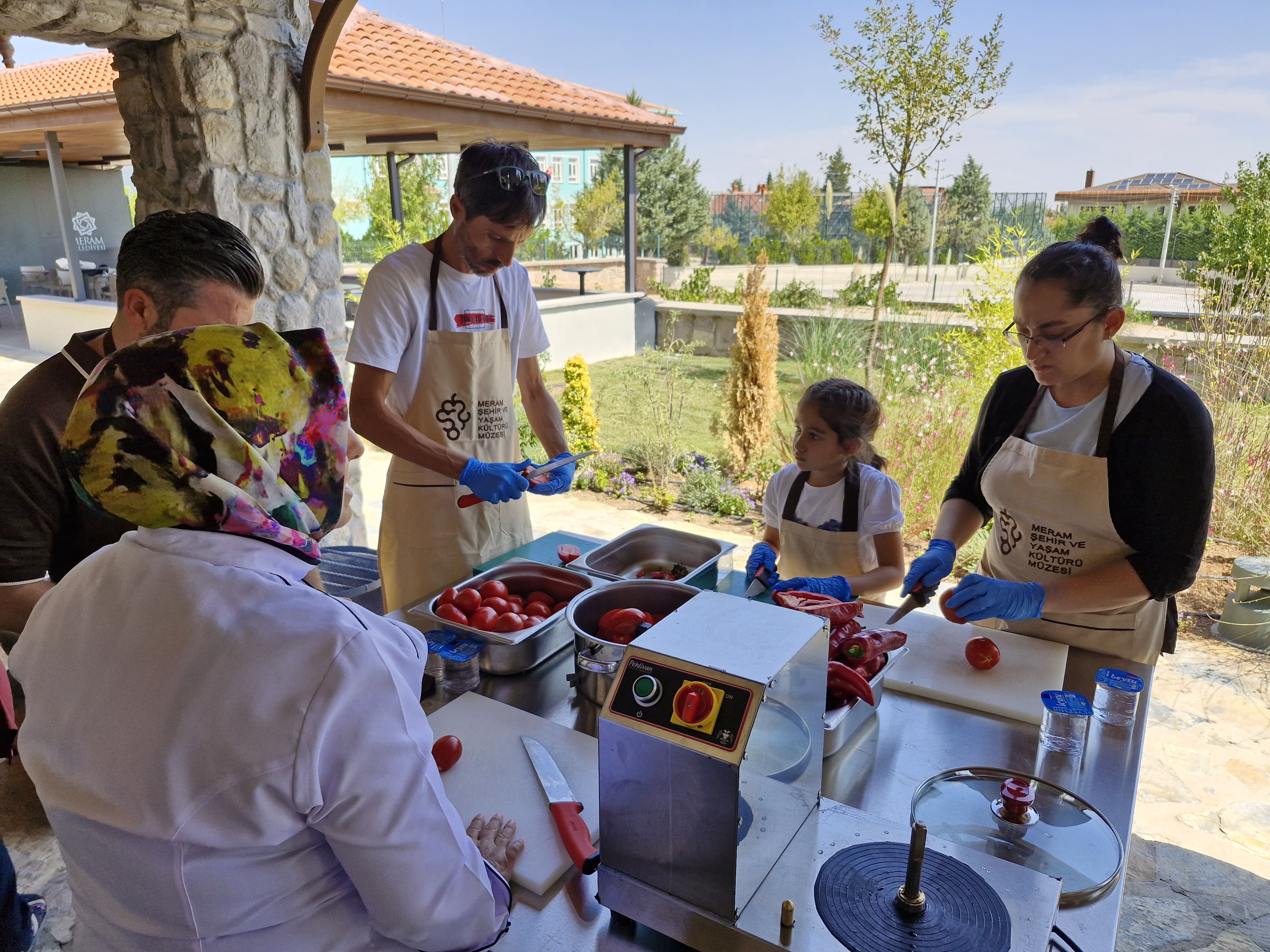 Müze Meram Yemek Atölyesi mutfaklarında kış hazırlığı