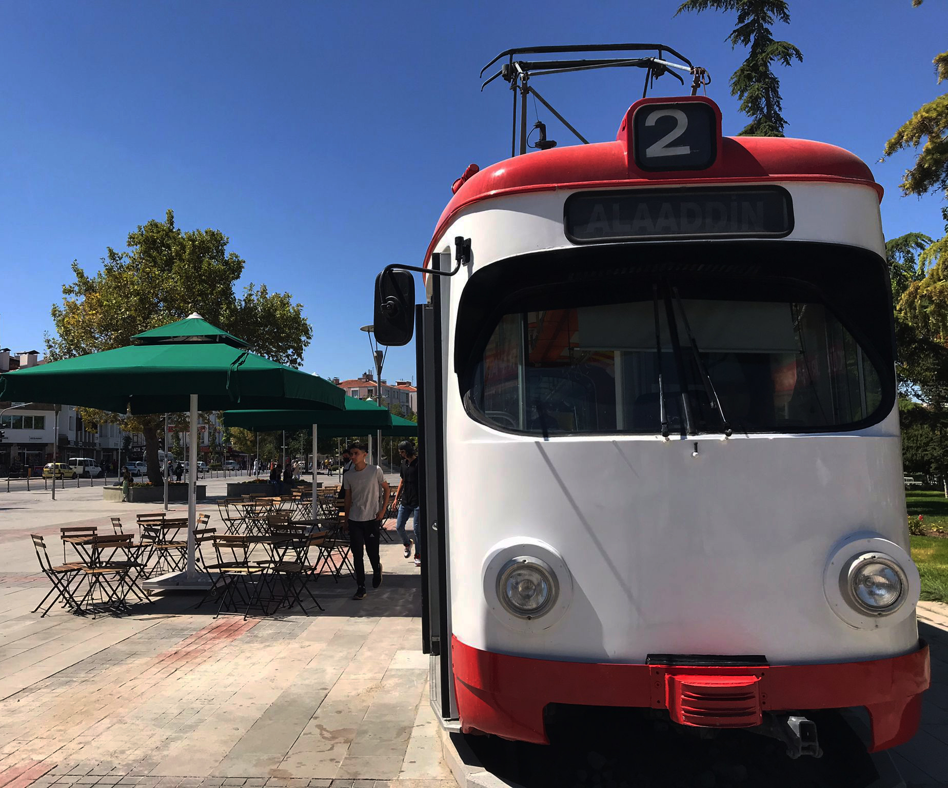 Konya'nın bu kafesinde simit 5 lira