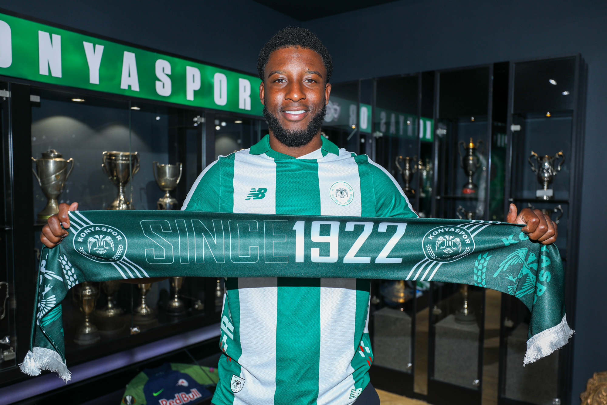 Konyaspor stoper transferini duyurdu!