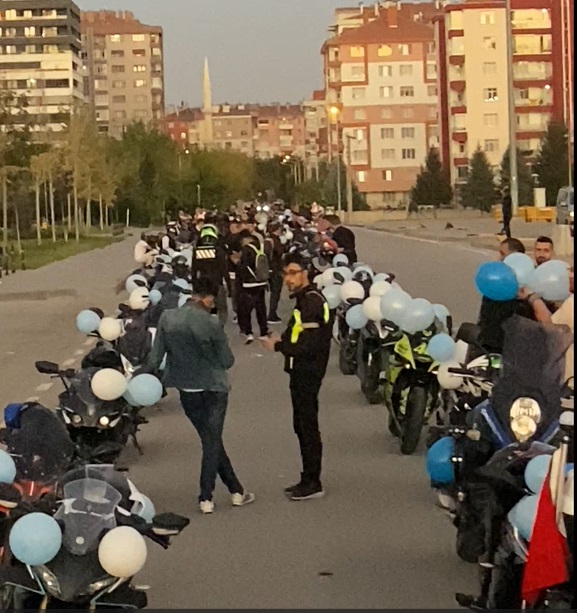 Konya'da kimsesiz çocuklara kimse oldular....