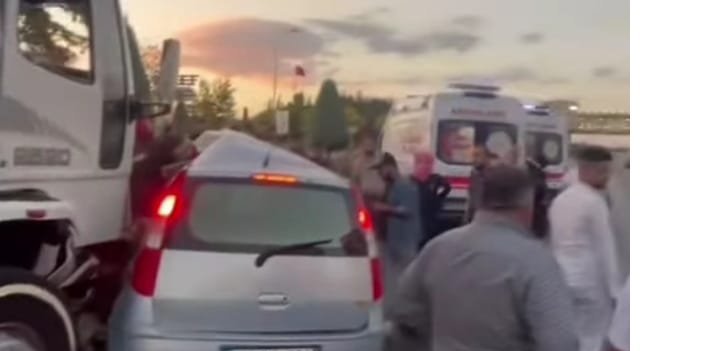 KONYA'DA KADIN SÜRÜCÜ TIRIN SÜRÜKLEDİĞİ ARAÇTA SIKIŞARAK HAYATINI KAYBETTİ!