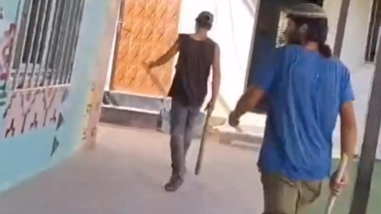 İşgalciler ilkokula saldırdı