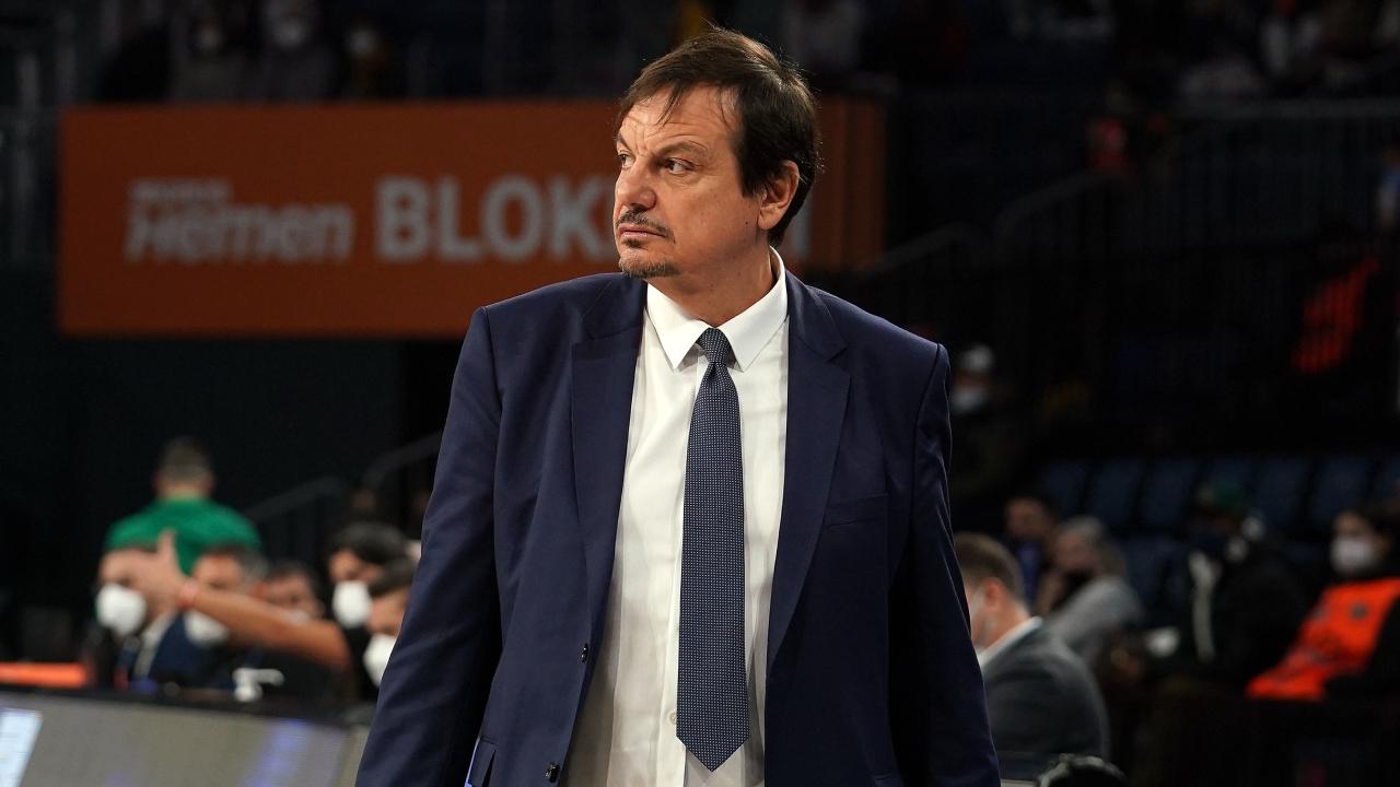Ergin Ataman Türkiye karşıtı pankarta seyirci kalmadı