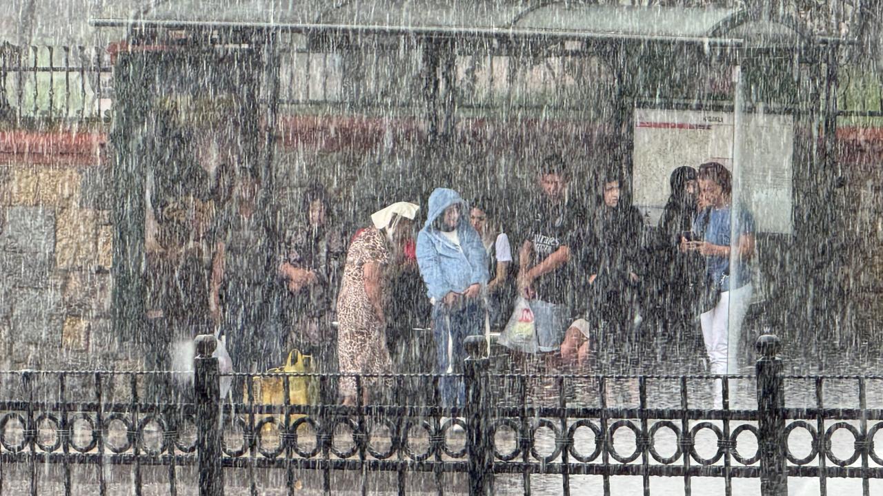 Meteoroloji'den 3 ile 'sarı' uyarı: Kuvvetli yağış bekleniyor