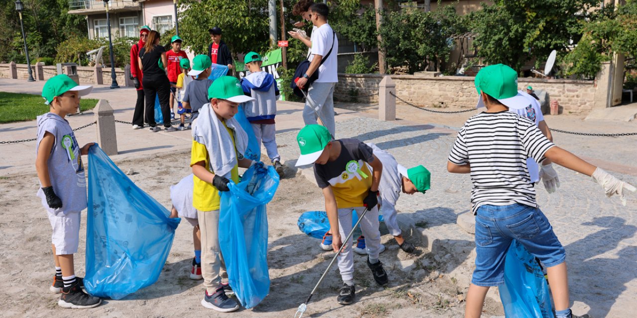 Selçuklu Belediyesi’nden çevre gönüllüleriyle birlikte anlamlı etkinlik