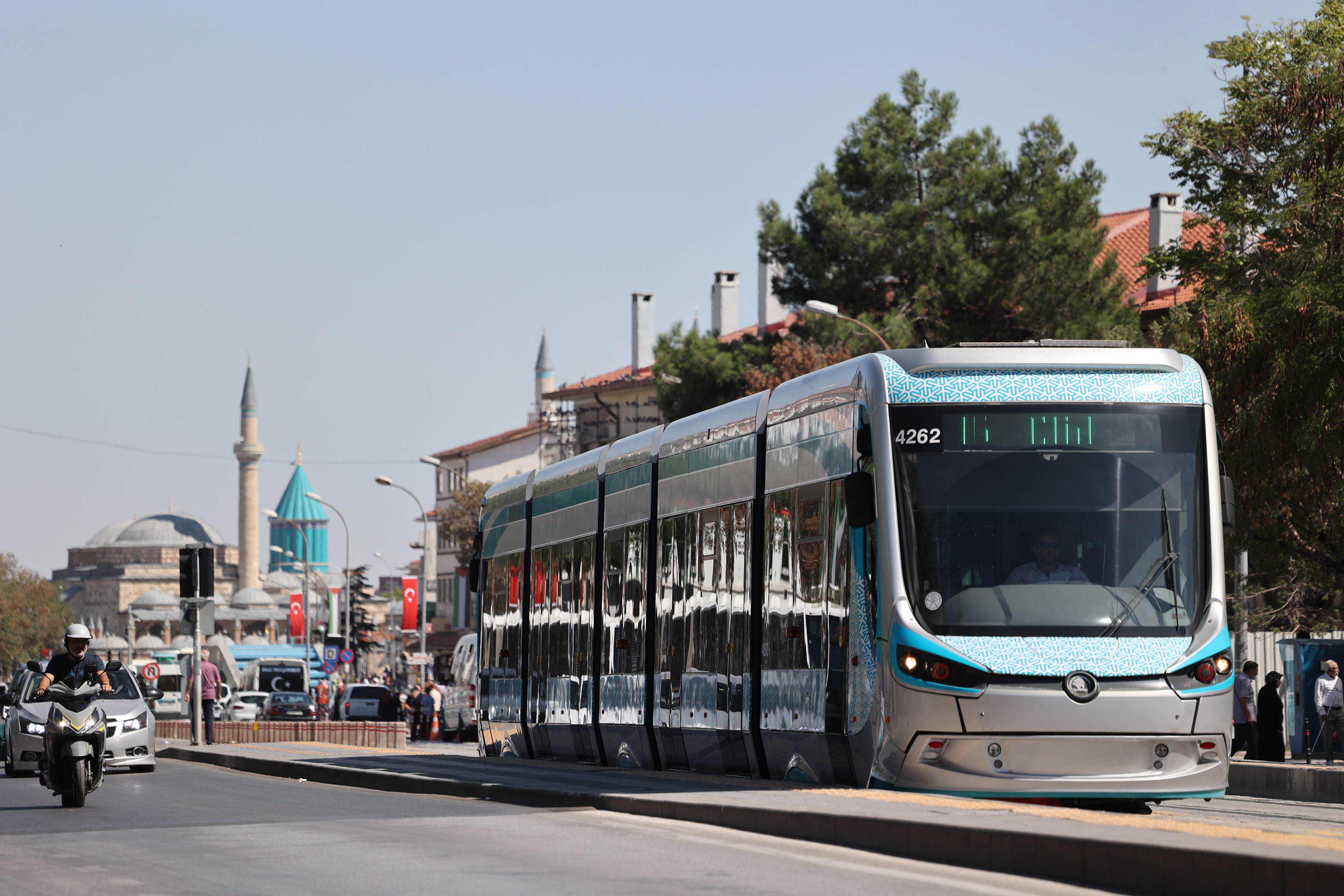 Başkan Altay'dan öğrencilere ücretsiz ulaşım müjdesi