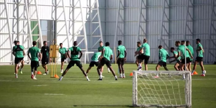 KONYASPOR TRABZON'A HAZIRLANIYOR! Taktik çalışıyor