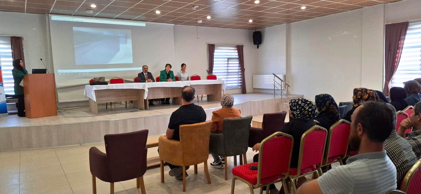 İŞKUR’dan yunak milli eğitim çalışanlarına İUP eğitimi