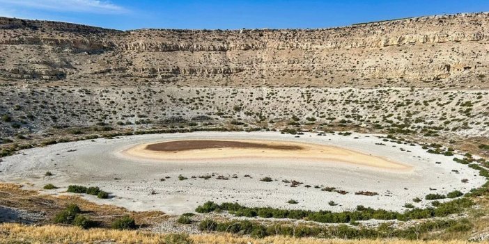 SONUNDA KONYA'NIN O GÖLÜ DE KURUDU! "Doğal bir anıt gibi..."
