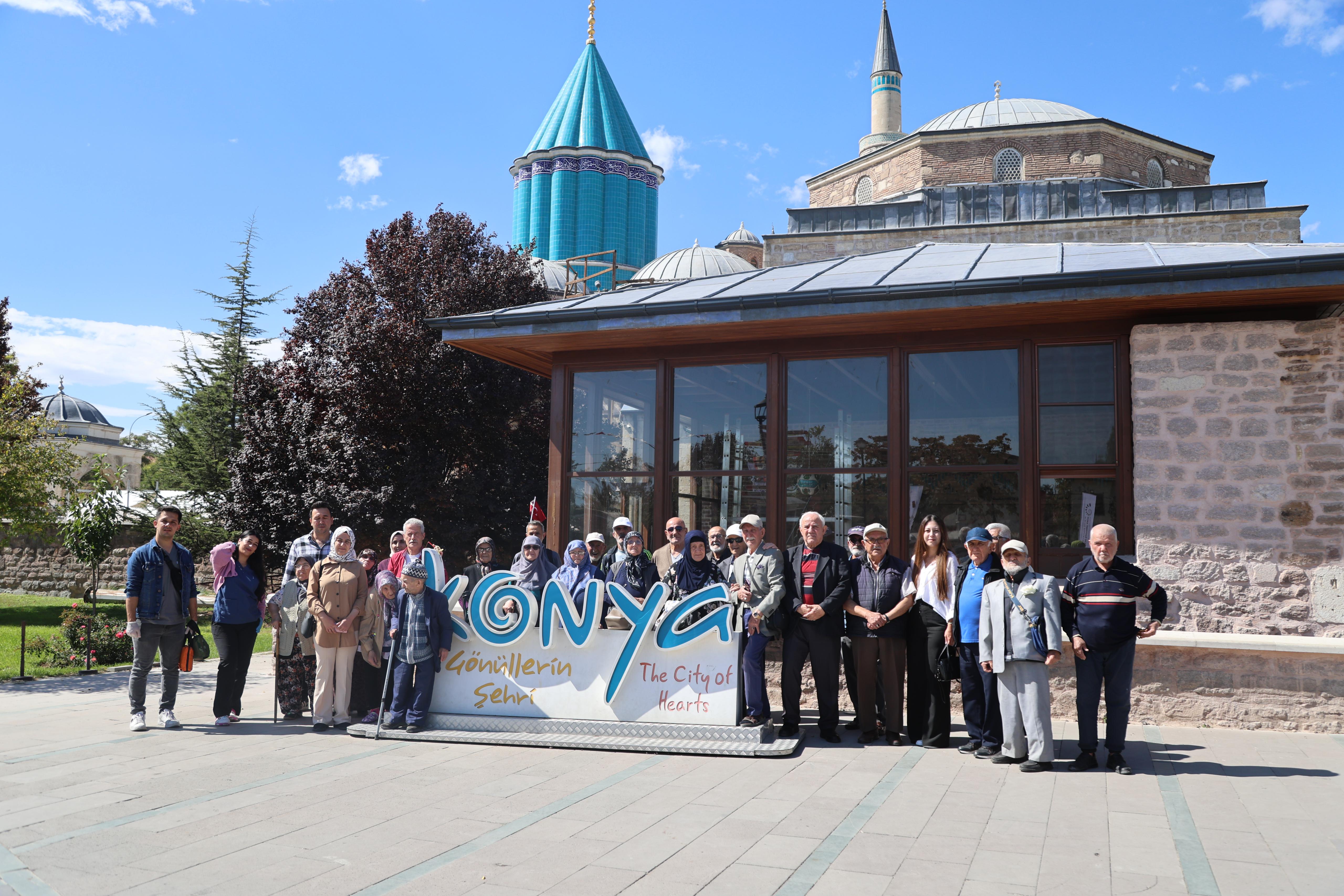 Konya Büyükşehir, Dünya Yaşlılar Günü’nde büyüklerimizi unutmadı