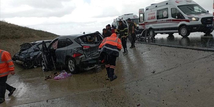 Konya yolundaki zincirleme kazada 5 kişi yaralandı