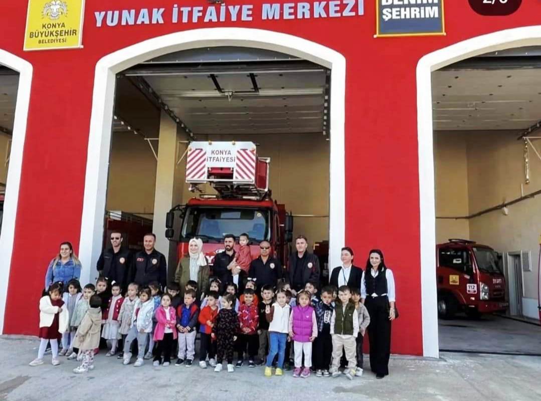Yunak İtfaiyesi minik öğrencileri misafir etti