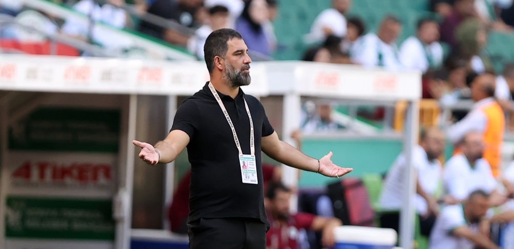 Arda Turan'dan Ali Çamdalı ve oyunculara övgü dolu sözler