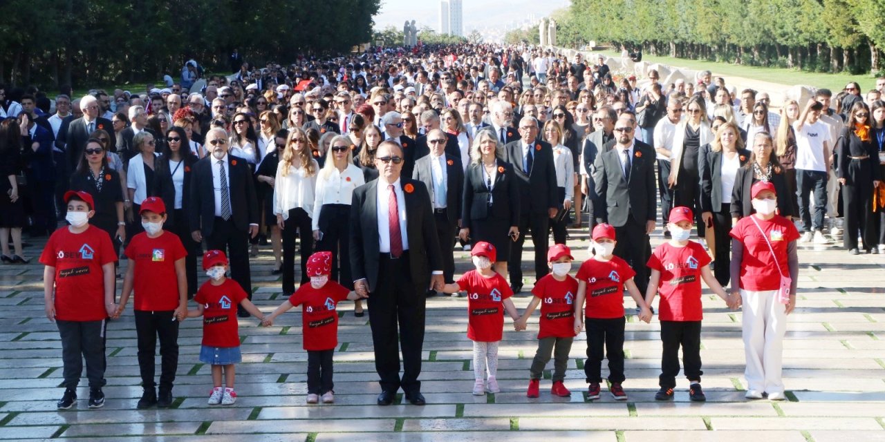 LÖSEV Konya, Anıtkabir buluşmasına gönüllü  ekibiyle katıldı