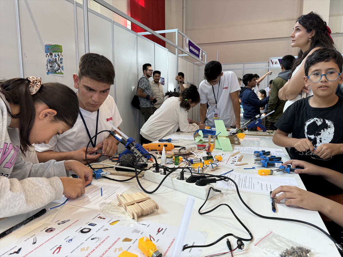 Karaman'da Bilim Şenliği açılış programı düzenlendi