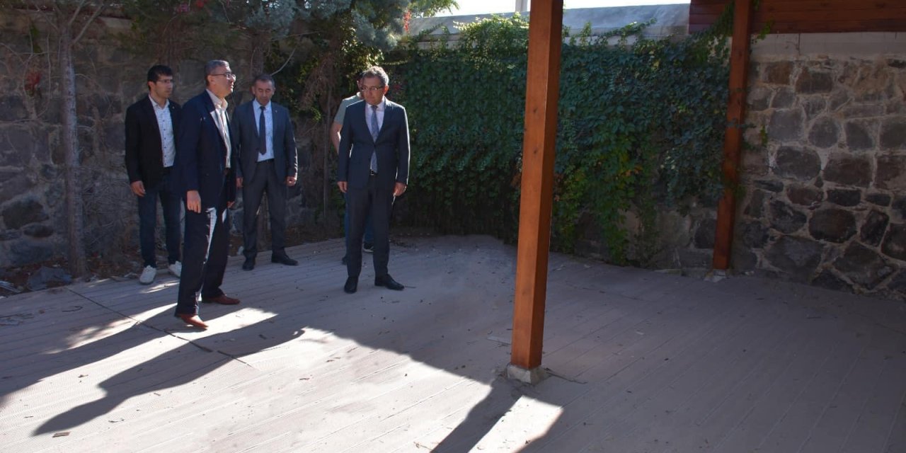 Karapınar Belediyesi Ecdat Kıraathanesi yenileniyor