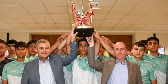 Yılın Futbol Takımı da Selçuklu Belediyespor