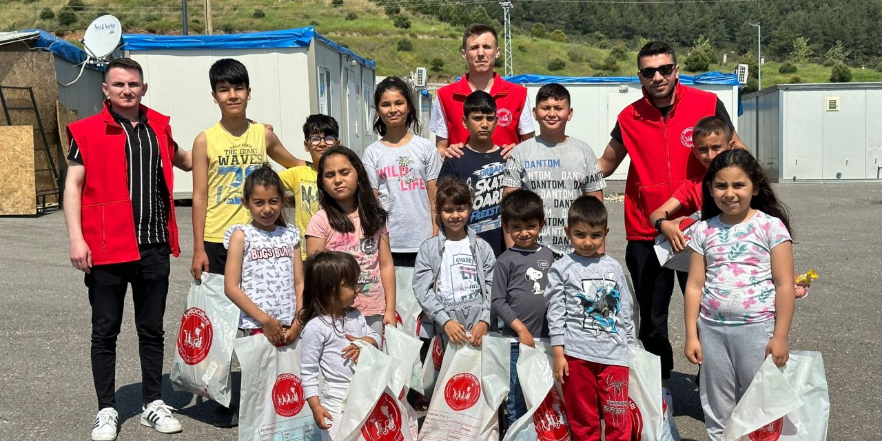 Şehrin Çocukları, 600 çocuğun yüzünü güldürdü