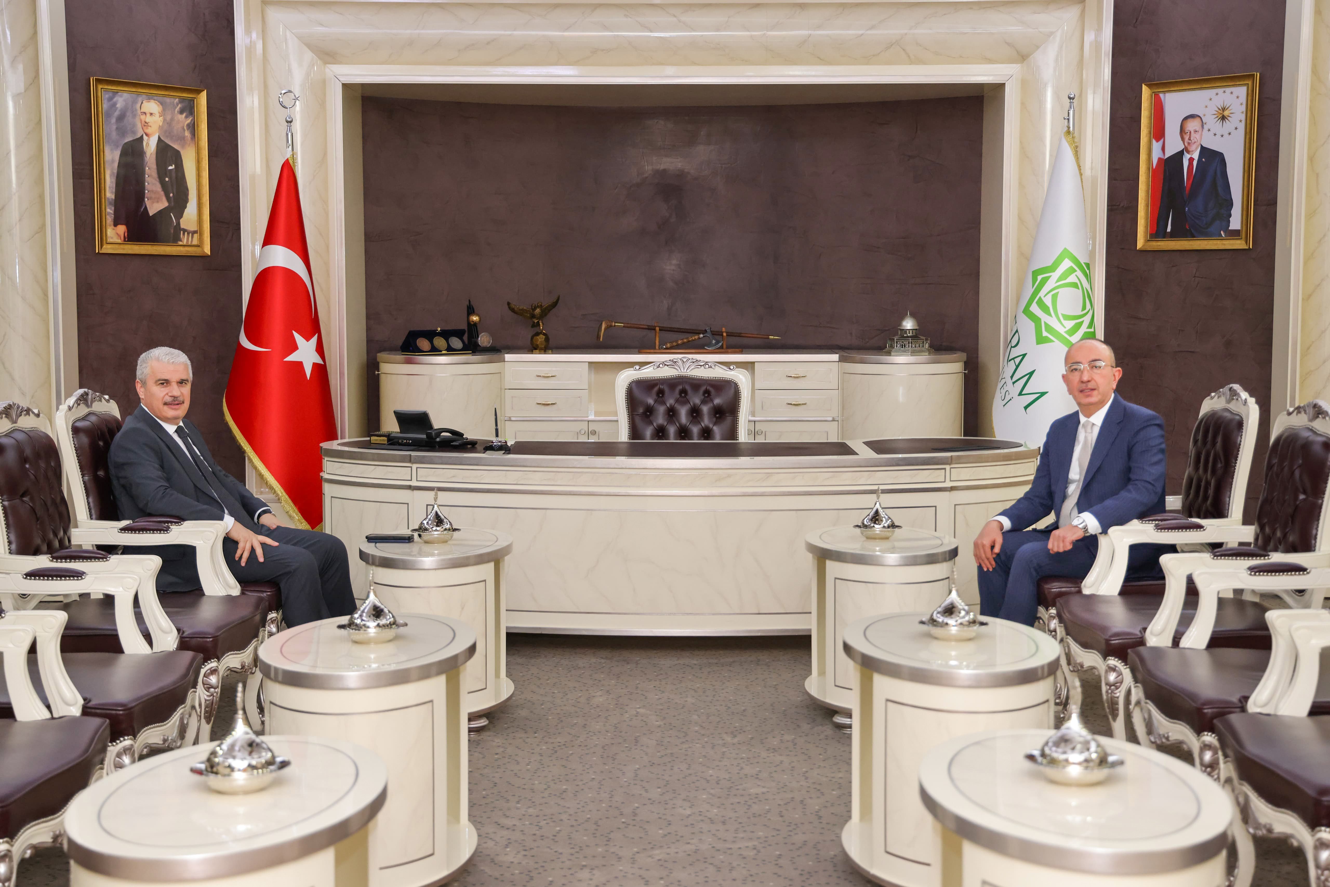 Vali Akın’dan Başkan Kavuş’a ziyaret