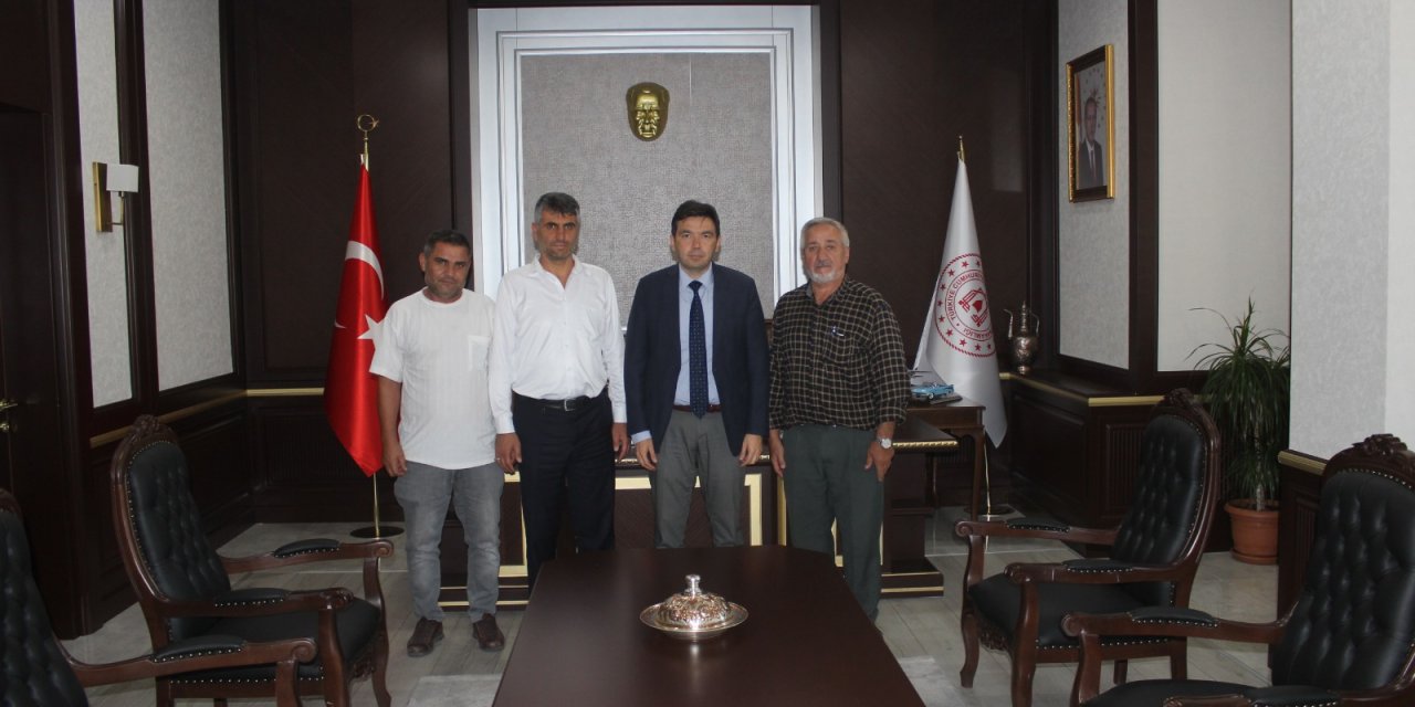 Dünya Görmeyenler Derneği’nden Ayhan’a ziyaret