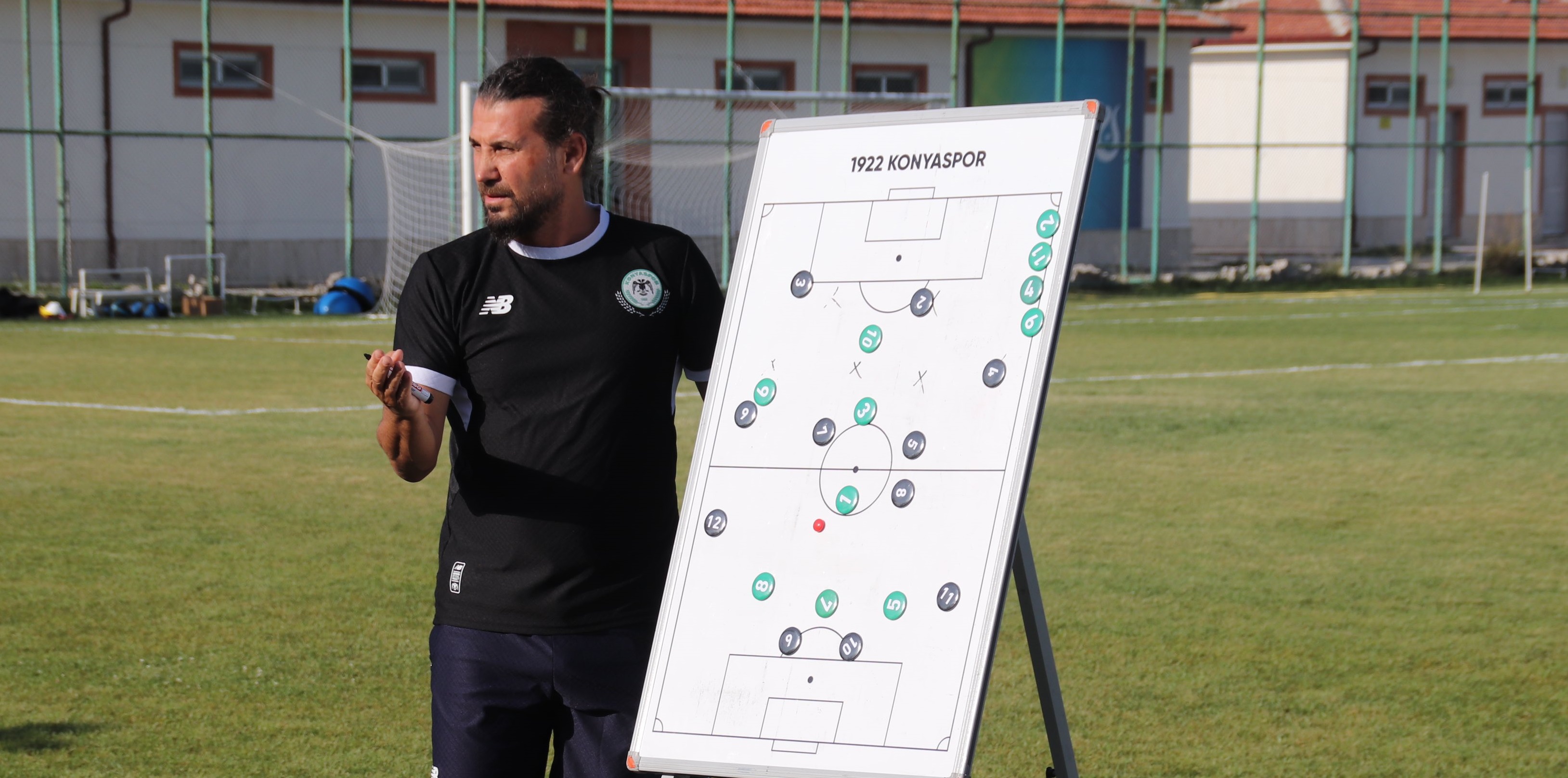 1922 Konyaspor, İsmail Aksu ile devam kararı aldı