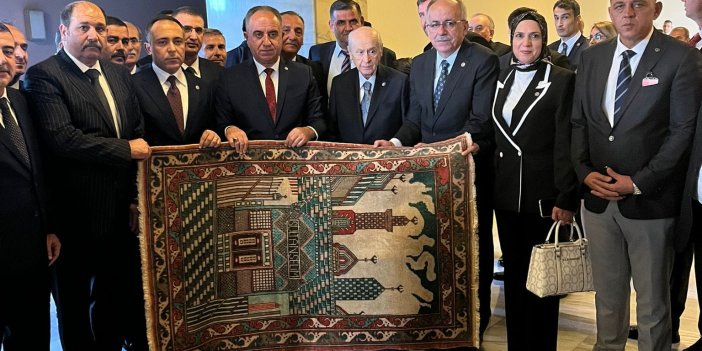 Konya'dan Devlet Bahçeli'ye anlamlı hediye