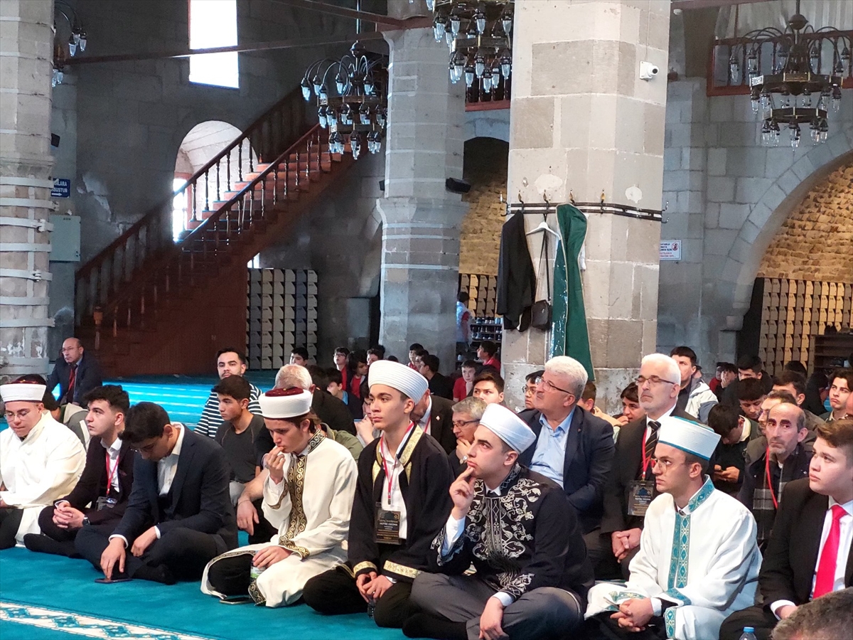 Aksaray'da Genç Hatipler Minberde Hutbe Okuma Yarışması 7. Bölge Finali düzenlendi