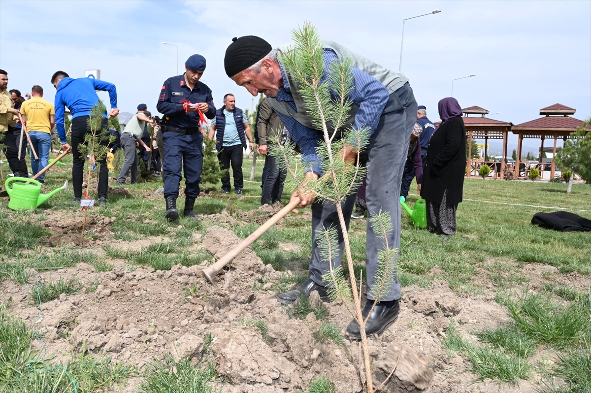 Beyşehir Gölü'nde balıkçıların zorlu ekmek mücadelesi sürüyor